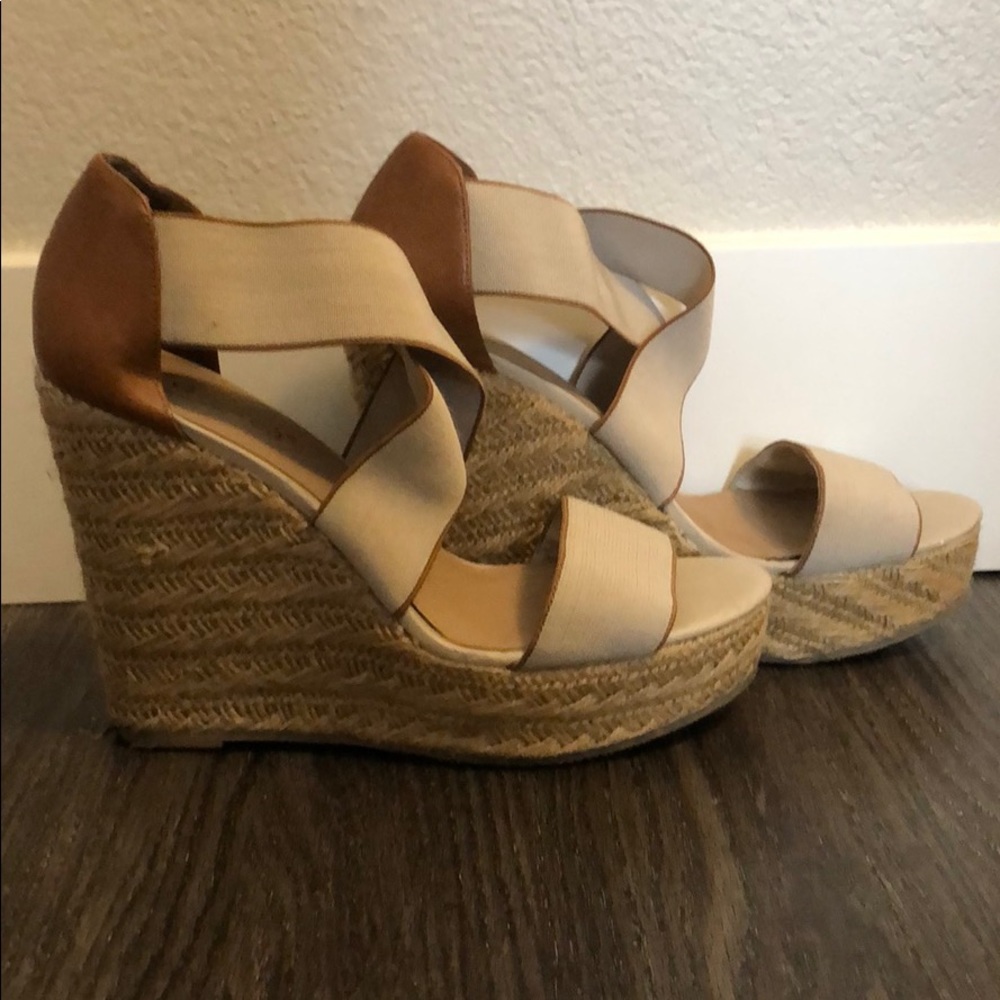 Candie’s Size 10 Women’s Nude/Tan Wedges
